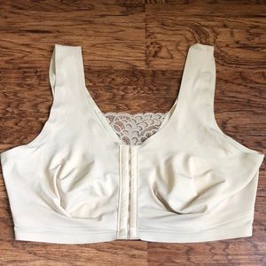 True Body Front Closure Bra